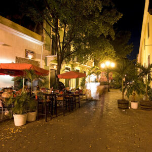 Zona-Colonial-calle-noche