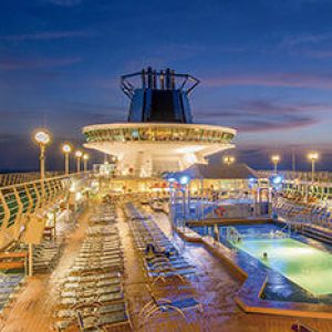 pullmantur crucero monarch piscina