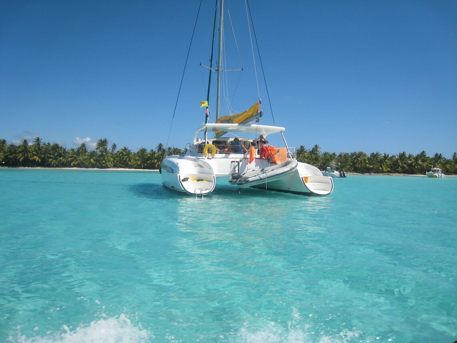 excursion isla saona en catamaran
